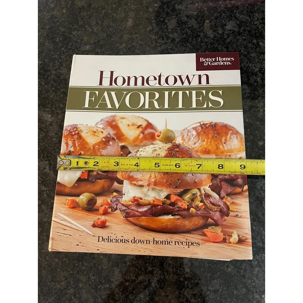 Better Homes Gardens Hometown Favorites Cookbook Recipes Parties Gatherings 2017